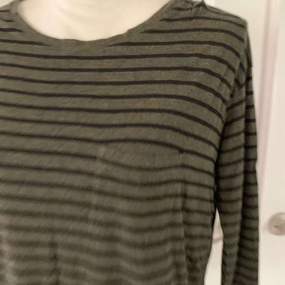 EUC VINCE Striped Long Sleeves Top - Picture 3 of 14